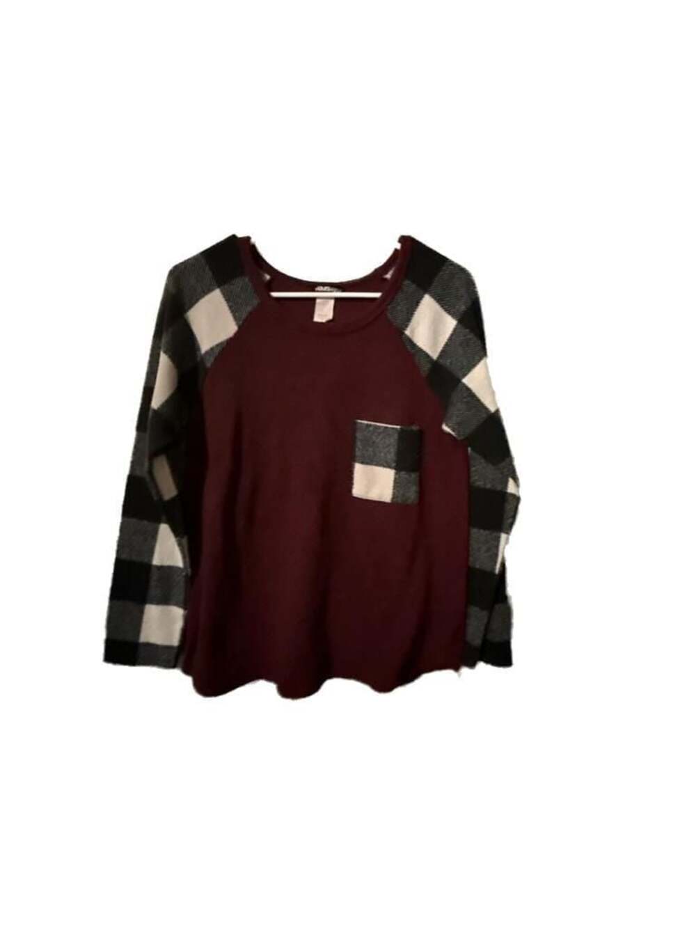 Heimish U.S. Women's Size M Burgundy Plaid Raglan Long Sleeve Pocket Top